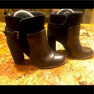 Suade Leather Booties, 4inch heel black Nine West size 5